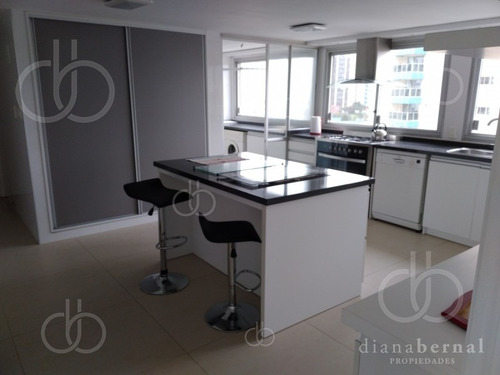 Apartamento En Primera Linea De Playa Brava Totalmente Reciclado - Ref: 54415