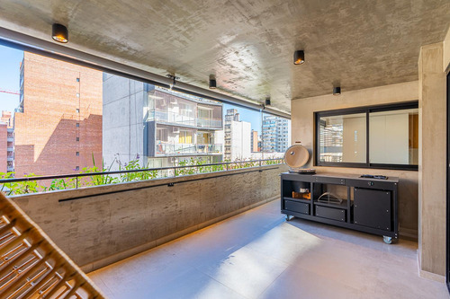 Departamento En Venta, Piso Exclusivo De 3 Dormitorios, Piso 1 Con Patio, Moreno 500 En Zona Rio