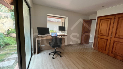 Exclusiva Casa En Sector Los Nogales De La Dehesa