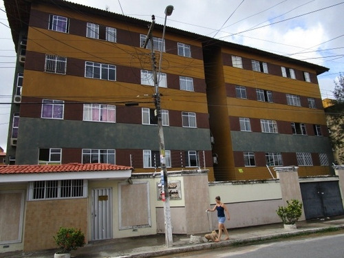 Imagem 1 de 9 de Apartamento Para Alugar Na Cidade De Fortaleza-ce - L338