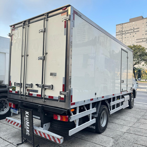Mb Accelo 1017 Ano 2024 Baú Congelado -15 4x2 Financia 4x2