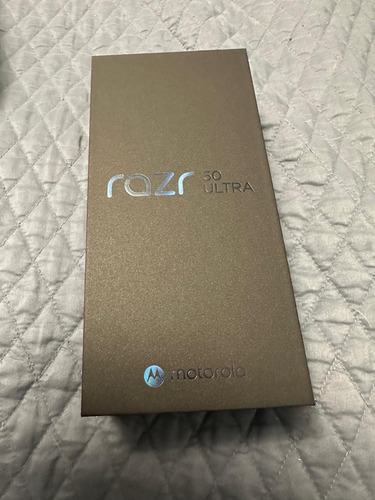 Motorola Razr 50 Ultra Dual Sim 512 Gb Verde 12 Gb Ram Verde Musgo (Usado)