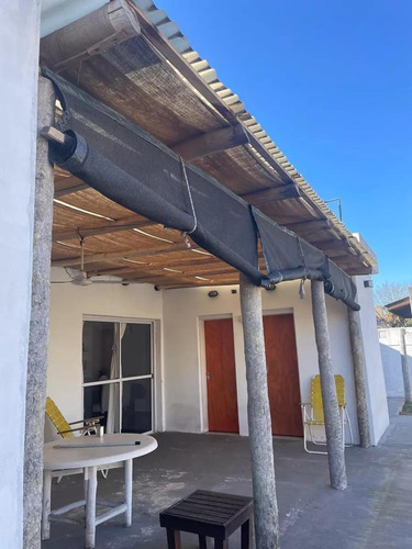 Casa En Venta - 2 Dormitorios 2 Baños - 400mts2 - Ezeiza