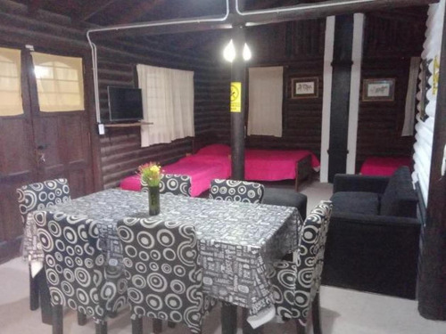 Casa En Venta - 2 Dormitorios 2 Baños - Cochera - 275mts2 - Villa Gesell