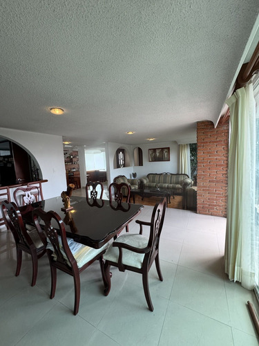 Casa Estilo Clásico En Venta En Chiluca, Zona Esmeralda