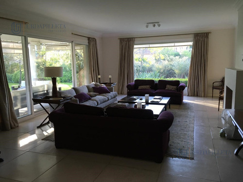 Casa De 5 Dormitorios En Venta- Lote De 2400m2 - Teresa Urdapilleta Propiedades