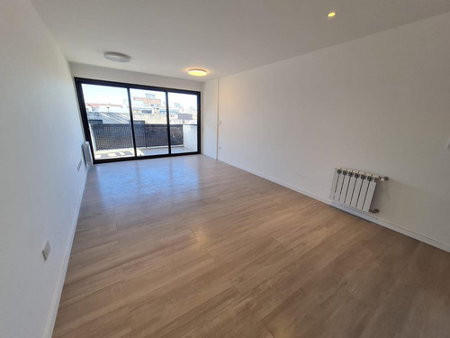 Imagen 4 de 13 de Departamento De 2 Dormitorios En Venta En La Plata Calle 39 E/ 3 Y 4 - Dacal Bienes Raíces