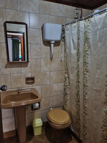Imagen 16 de 18 de Alquiler De Casa Por Dia Con Piscina Y Quincho (uso Exclusivo). Ubicada En La Ciudad De Las Cataratas Del Iguazú, Puerto Iguazú, Misiones. Zona Céntrica