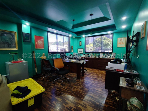Los Chaguaramos !! Hermosa E Impecable Casa Acondicionada Para Uso De Oficina Y Comercial, 780 M2 Terreno, 828 M2 Const., 8 Oficinas, 5 Baños, 10 Pe, A/a, Sistemas De Seguridad. Excelente Ubicación !!
