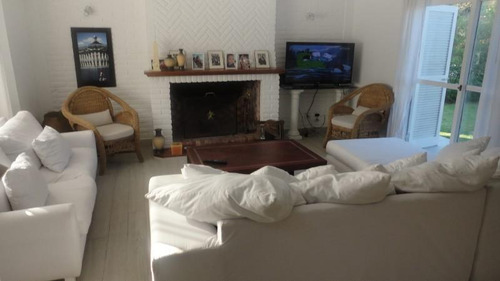 Casa De 4 Dorm. Muy Luminosa, Instalada Y Con Muebles