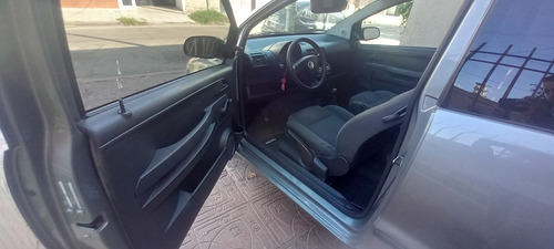 Volkswagen Fox 1.6 Comfortline 70a 3 p