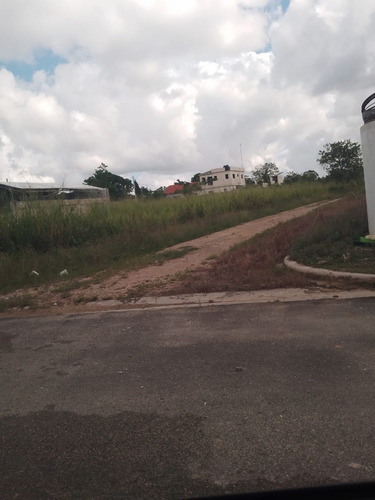 Vendo Solares O Terrenos En Residencial Cerrado En Higüey, Salida La Otra Banda, República Dominicana