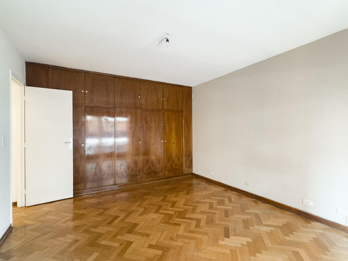 Amplisimo Departamento Refaccionado En Venta Con Cochera - Recoleta