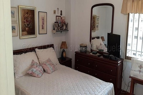Imagen 13 de 25 de Ls Vende Apartamento La Candelaria 22-17416