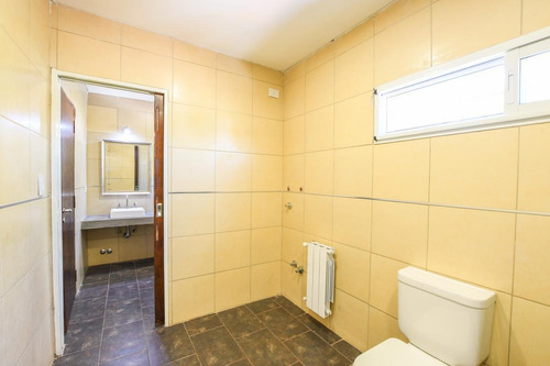 Imagen 25 de 29 de Casa De 4 Dormitorios Y Escritorio En Venta Con Parrillero Barrio Jorge Cura Centro Rosario