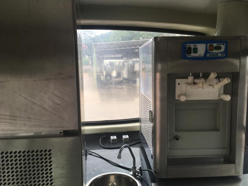 Imagem 6 de 15 de Food Truck Buss Car Scania L94