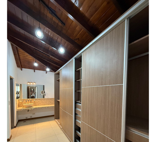 Excelente Propiedad En Barrio Cerrado 3 Habitaciones En Suite