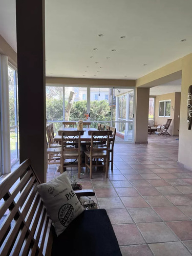 Casa En Venta De 3 Dormitorios C/ Cochera En La Tranquera