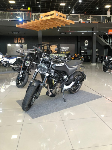 Imagen 3 de 17 de Husqvarna 401 Svartpilen Año 2021 Con 1900 Km