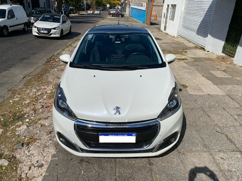 Peugeot 208 1.6 Feline
