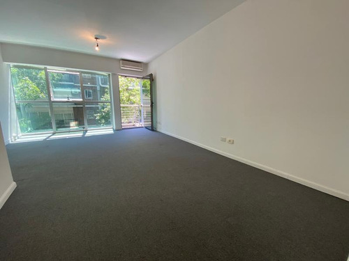 Venta: Depto/oficina En Edificio Corporativo · Inmejorable Ubicación! Apto Profesional