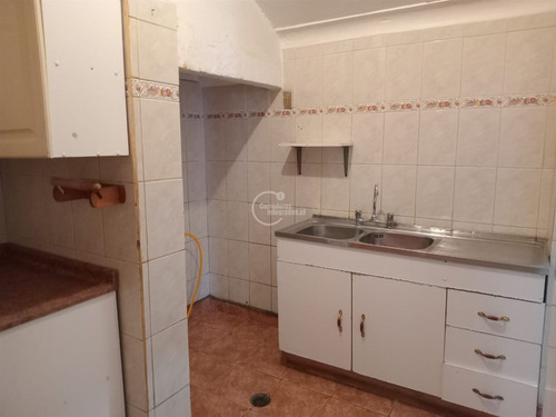 De 2 Pisos, 4 Dormitorios En Población Ccu Limache