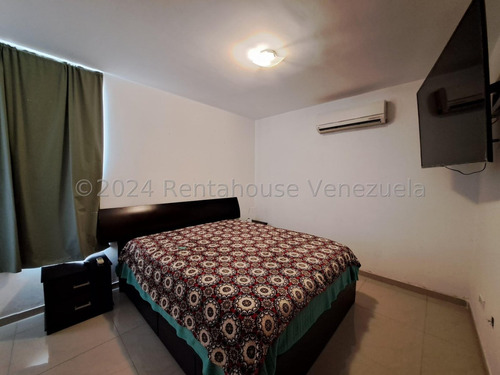 En Venta Ph En El Encantado. Anv