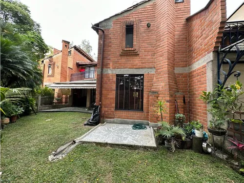 Excelente Casa Para La Venta, Sector Los Balsos, Poblado