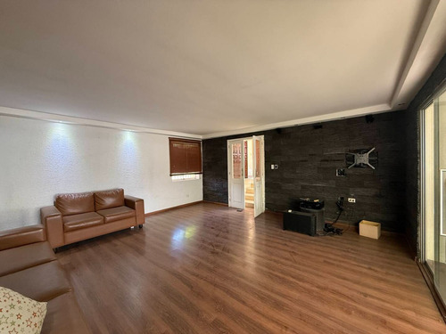 En Venta Casa En Guaparo Calle Cerrada En Valencia