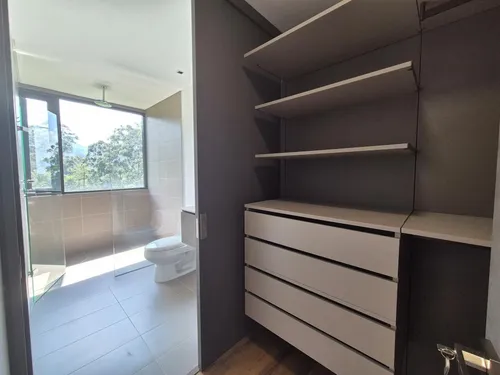 Apartamento En Venta En Altos Del Poblado. Cod V12449