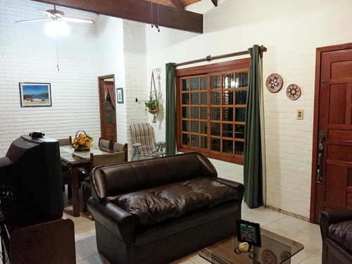 Imagen 3 de 14 de Piriápolis Amplio Chalet Para 9 Personas, 4 Dor., Wi-fi, Aire, Gran Barbacoa, Todas Las Comodidades, Etc.