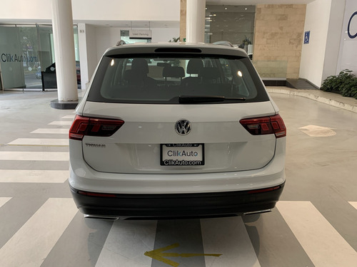 Imagen 9 de 15 de Volkswagen Tiguan 2020 1.4 Trendline Plus At