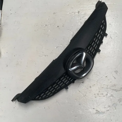 Parrilla Frontal Mazda6 (Usado)