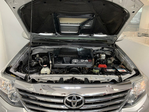 Toyota Hilux Sw4 3.0 Srv Mt 4x4