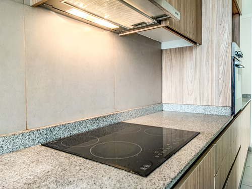 Edificio Av. Recoleta (1 Est. 1 Bod.) Vista Suroriente Piso