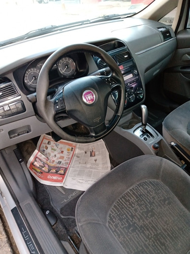 Imagen 5 de 9 de Fiat Linea 1.9 Essence Dualogic 2010