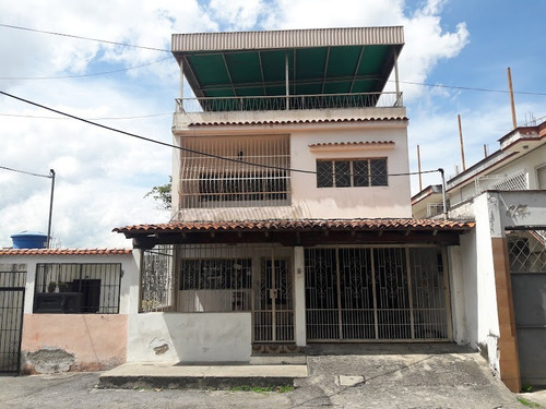  En Venta Town House Guatire Centro