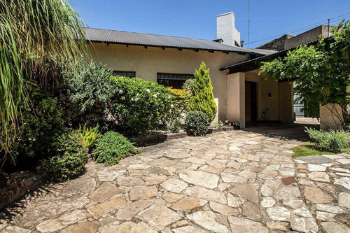 Imagen 2 de 30 de Excelente Casa En Villa Ballester Acepta Permutas