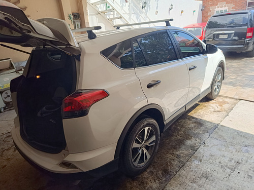 Toyota RAV4 2.5 Le At