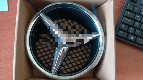 Emblema Parrilla Mercedes Benz Clase C Luz Led 2008 2014