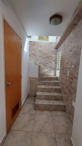 En Venta Townhouse, Villa Jardín, San Diego. Cod A 270488.