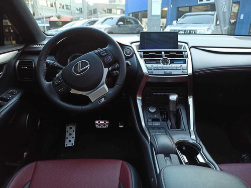 Lexus Nx 200t At 2.0t 2015