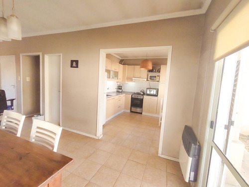Venta Casa 4 Ambientes Con Jardín Pilar Montecarlo