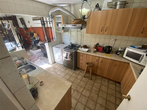 Casa En Venta De 5 Dorm. En Concepción