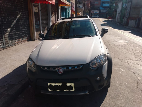 Fiat Strada 1.8 16v Adventure Cab. Dupla Flex 3p 2016