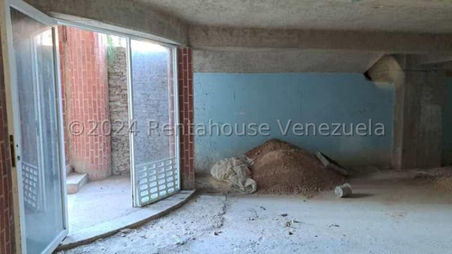 Luis Quiroz Vende Local Comercial En Obra Gris Agua Blanca Valencia 117 Mtrs2 Excelente Ubicación Lq 25-1894