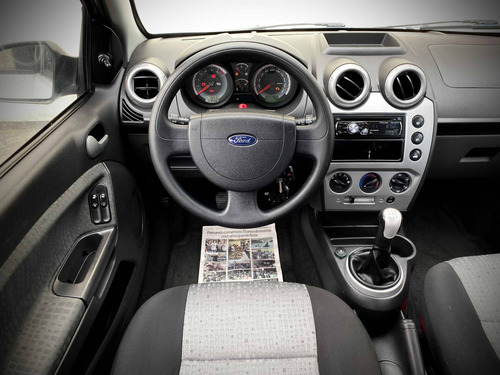Imagem 10 de 13 de Ford Fiesta 1.6 Se Sedan 16v Flex 4p Manual