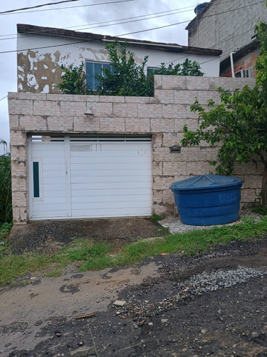 Casa Dúplex Com 3 Quartos, 2 Banheiro, Área De Serviço Vara