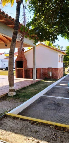 Imagen 17 de 19 de Townhouse En Venta Residencia Las Trinitarias