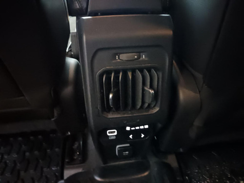 Jeep Commander LIMITED 2.0 AT9 4X4